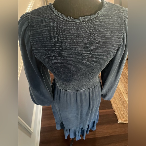 Old Navy denim smocked Dress - Picture 4 of 6